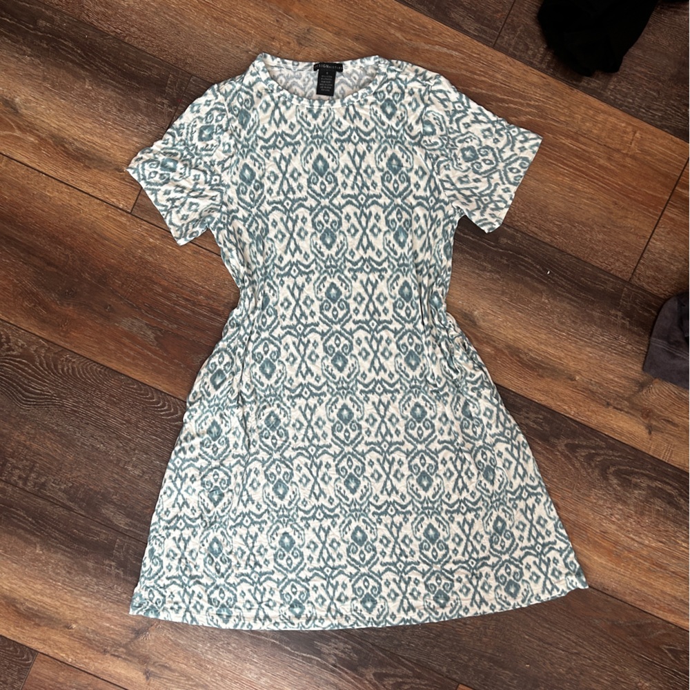 Design History Blue and White Patterned Dress